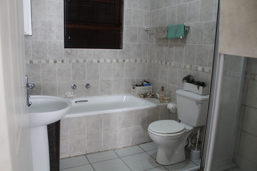 2 Bedroom Property for Sale in Jeffreys Bay Central Eastern Cape